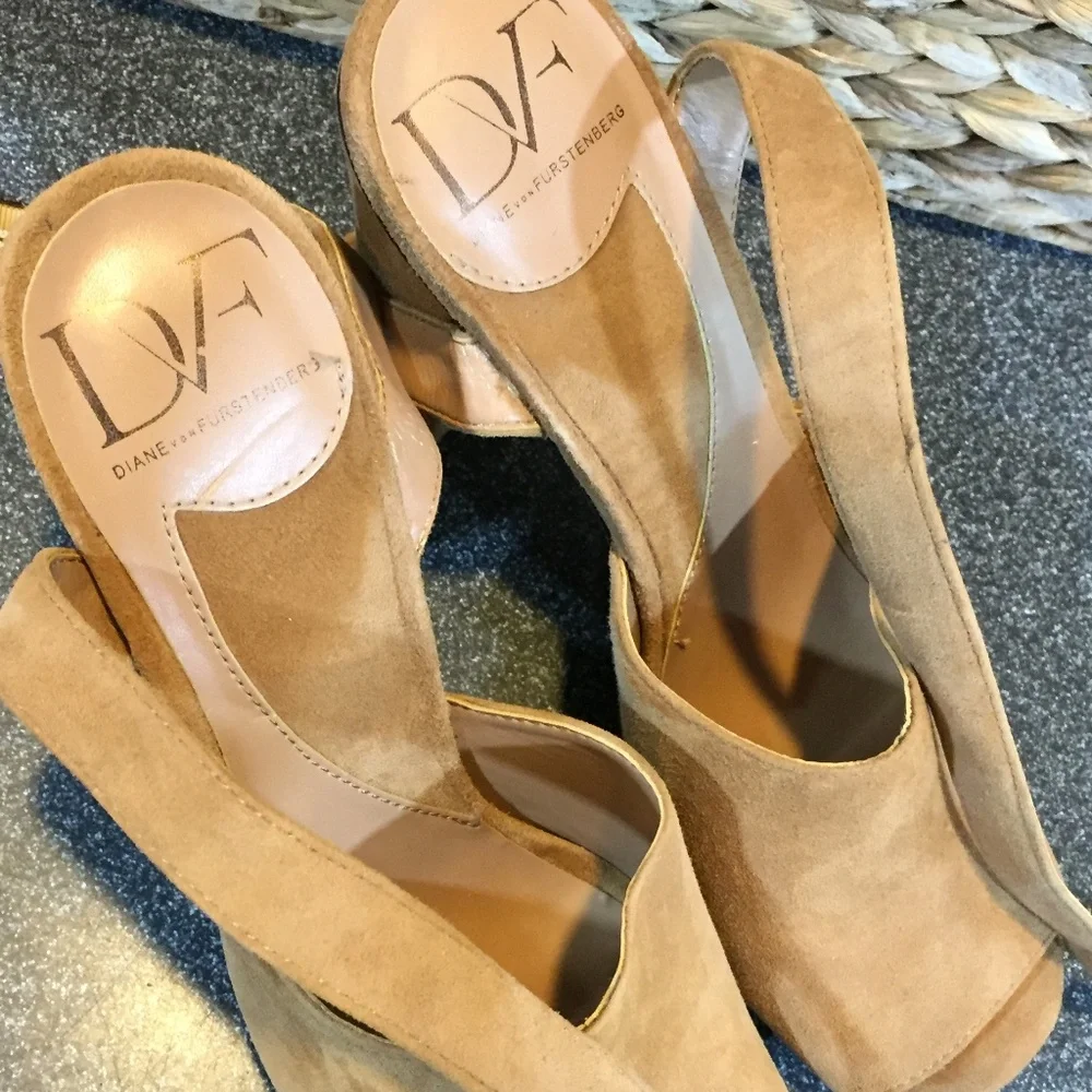 Diane Von Furstenberg Tan Suede Heels
